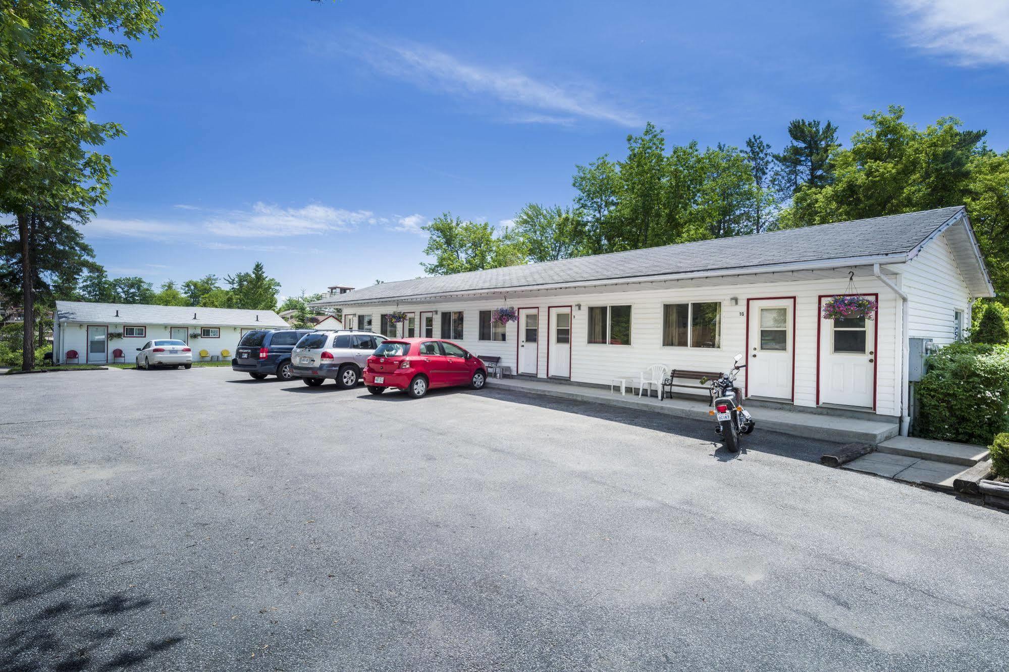 Hollywood Cottages Wasaga Beach Exterior photo