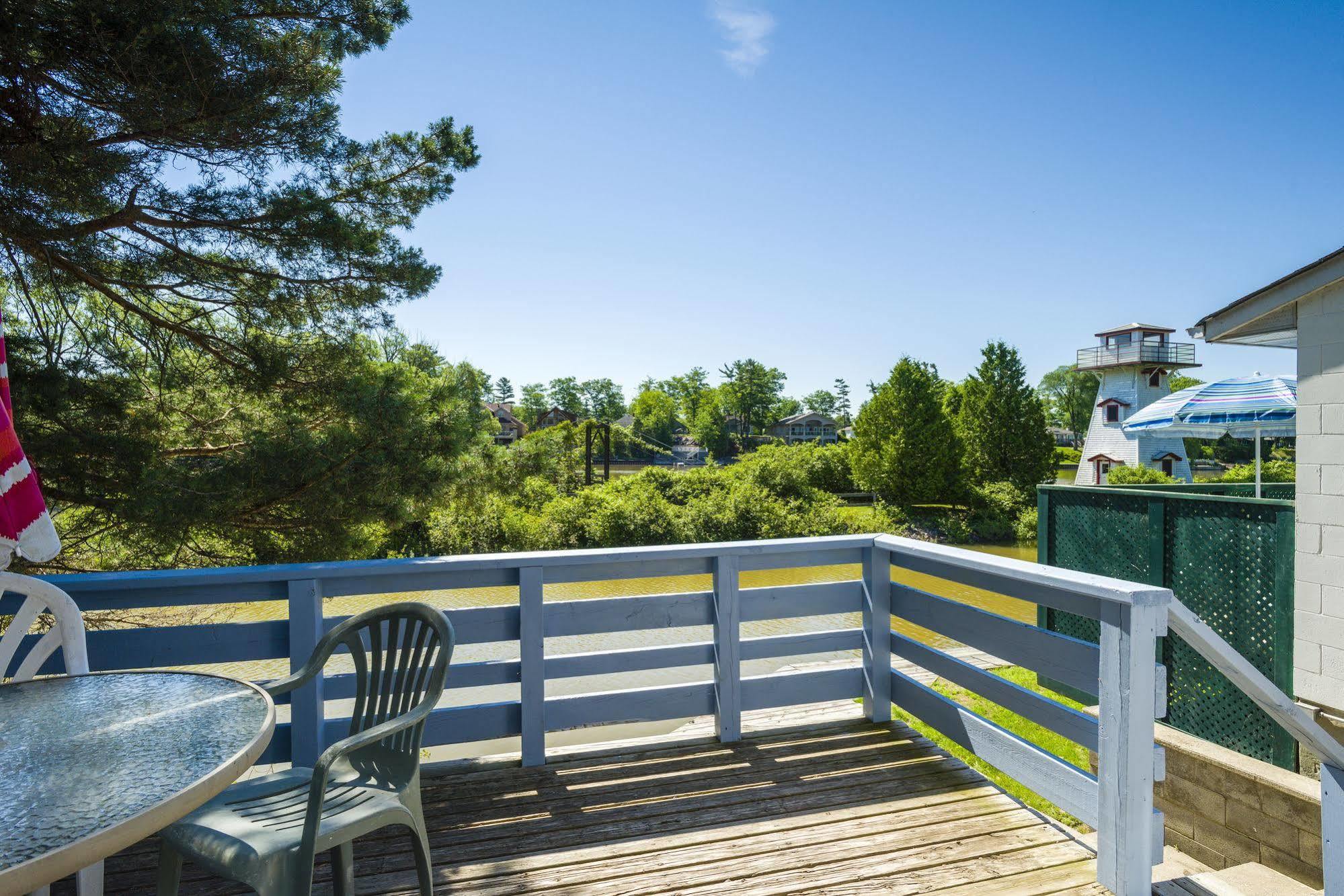 Hollywood Cottages Wasaga Beach Exterior photo